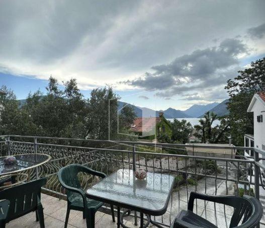 Alex Guesthouse Kotor Zewnętrze zdjęcie