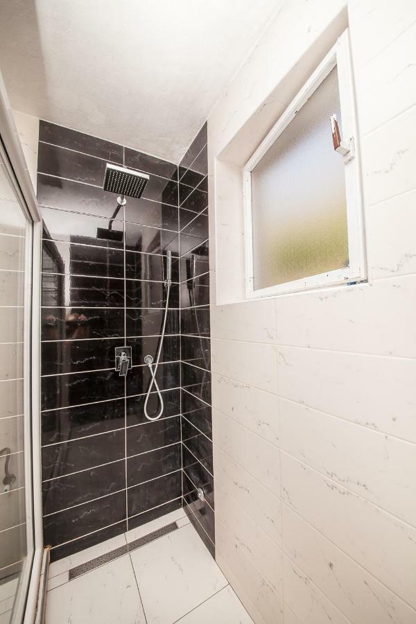 Alex Guesthouse Kotor Zewnętrze zdjęcie